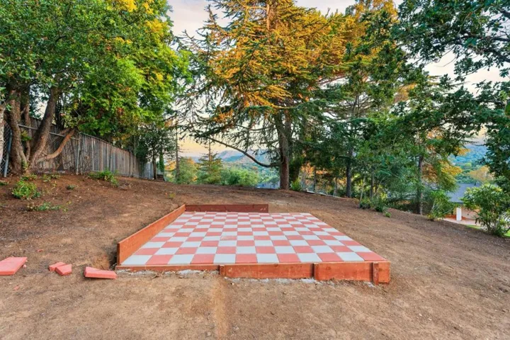 26201 Dori Lane, Los Altos Hills, California 94022