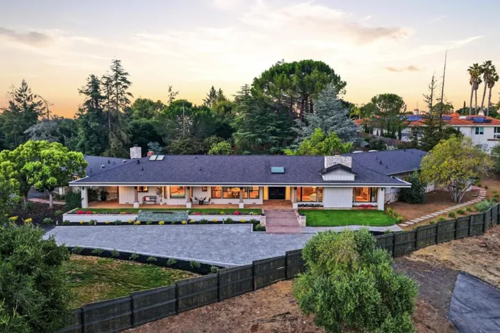 26201 Dori Lane, Los Altos Hills, California 94022