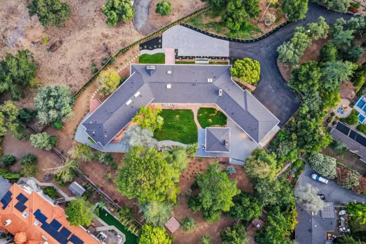 26201 Dori Lane, Los Altos Hills, California 94022