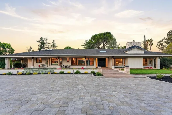 26201 Dori Lane, Los Altos Hills, California 94022