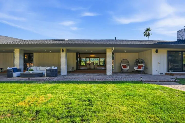 26201 Dori Lane, Los Altos Hills, California 94022