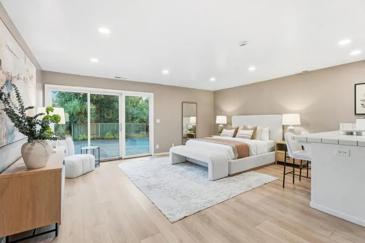 26201 Dori Lane, Los Altos Hills, California 94022