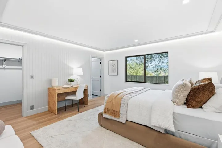 26201 Dori Lane, Los Altos Hills, California 94022