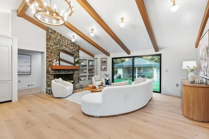 26201 Dori Lane, Los Altos Hills, California 94022