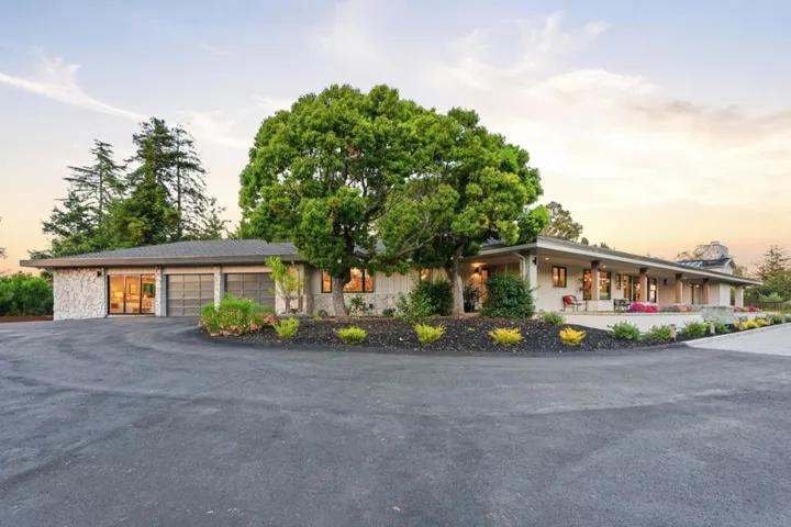 26201 Dori Lane, Los Altos Hills, California 94022