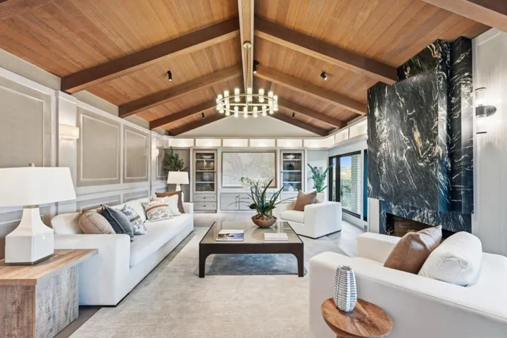 26201 Dori Lane, Los Altos Hills, California 94022