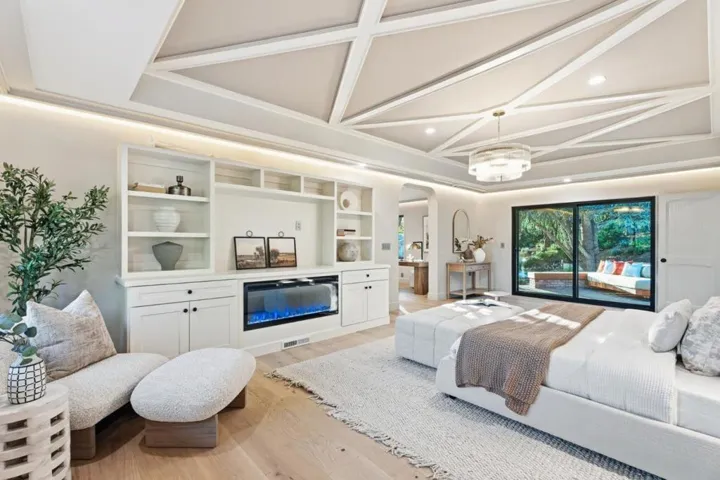 26201 Dori Lane, Los Altos Hills, California 94022