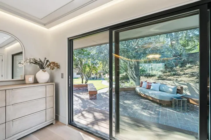 26201 Dori Lane, Los Altos Hills, California 94022