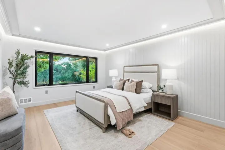 26201 Dori Lane, Los Altos Hills, California 94022