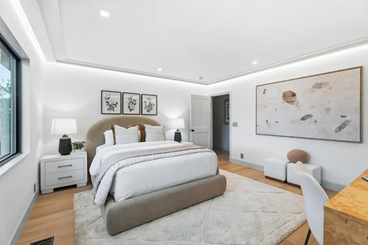 26201 Dori Lane, Los Altos Hills, California 94022