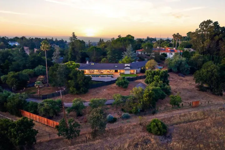26201 Dori Lane, Los Altos Hills, California 94022