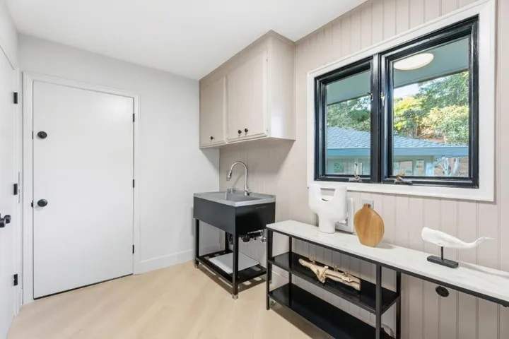 26201 Dori Lane, Los Altos Hills, California 94022