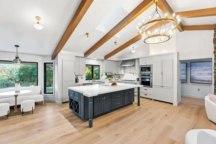 26201 Dori Lane, Los Altos Hills, California 94022