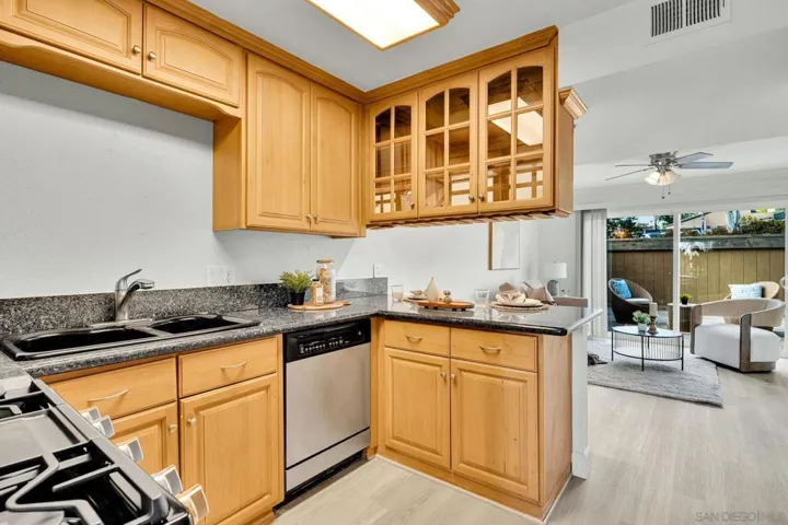 10523 Caminito Memosac, San Diego, California 92131