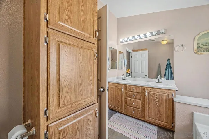 38748 Via Cantata, Temecula, California 92592