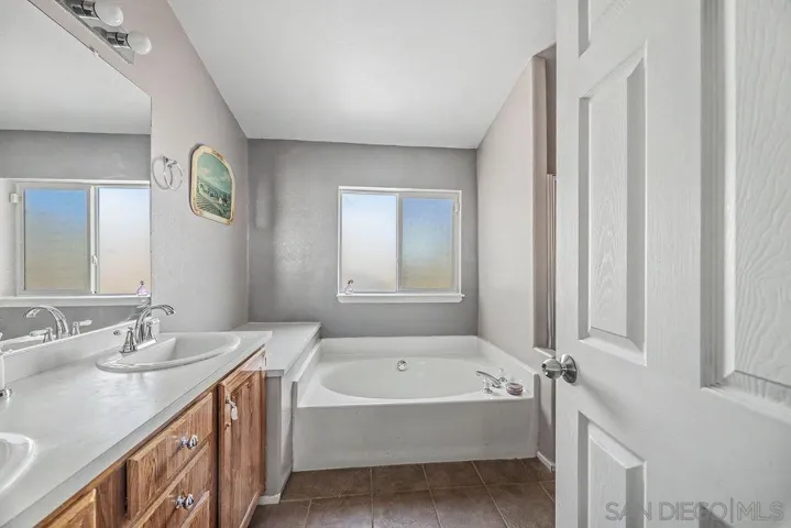 38748 Via Cantata, Temecula, California 92592