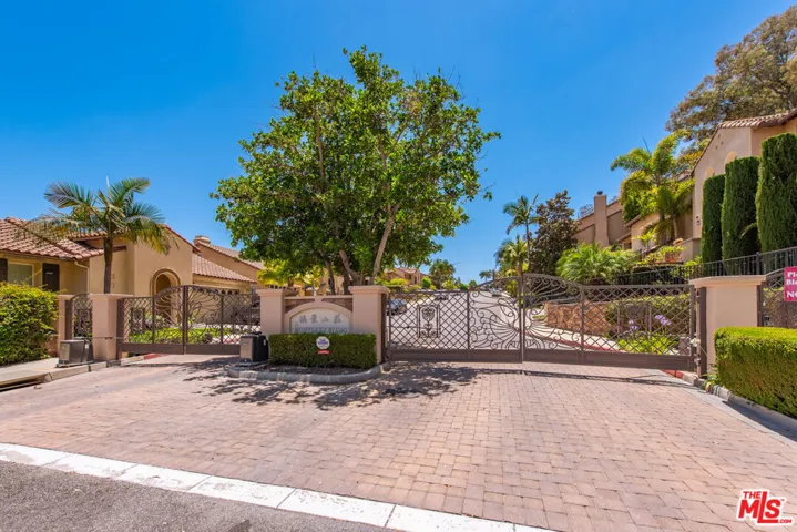 Privately Gated Small Communit