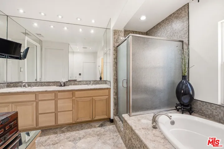 Main bath, sunkin tub...