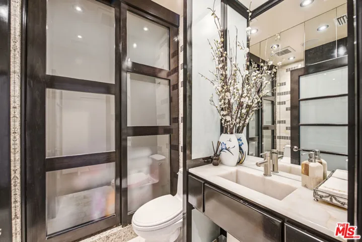 Entrance Level Bath