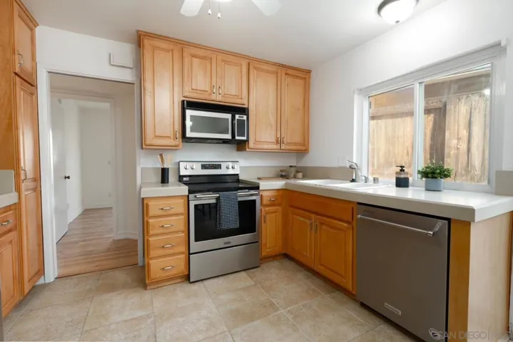 15625 Paymogo, San Diego, California 92129