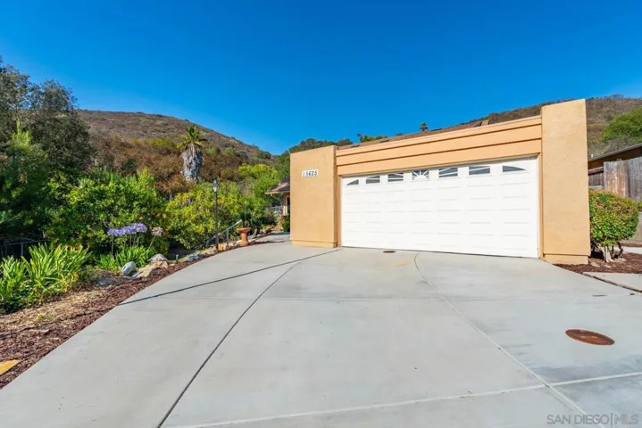 15625 Paymogo, San Diego, California 92129