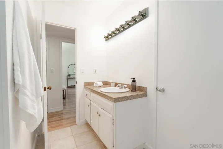 15625 Paymogo, San Diego, California 92129