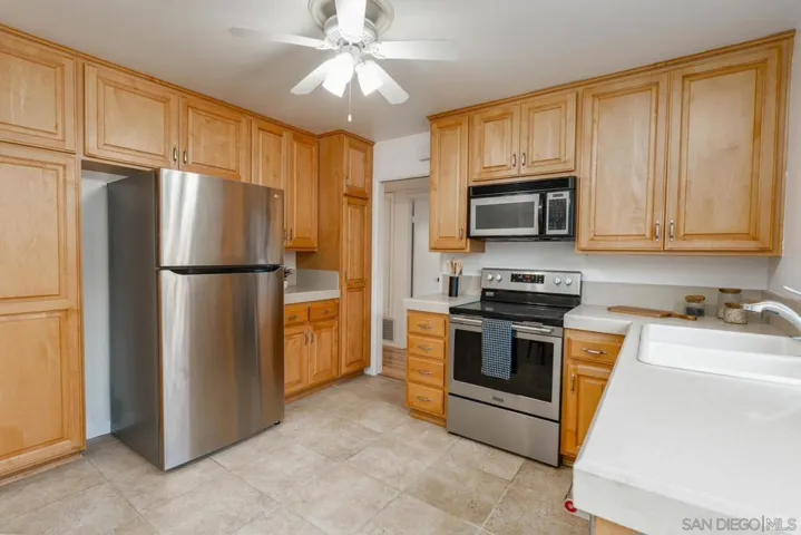 15625 Paymogo, San Diego, California 92129