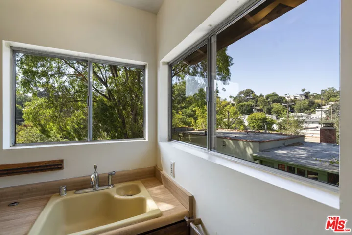 2024 Valentine Street, Los Angeles, California 90026