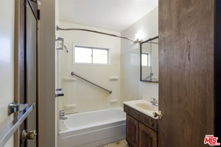 2024 Valentine Street, Los Angeles, California 90026