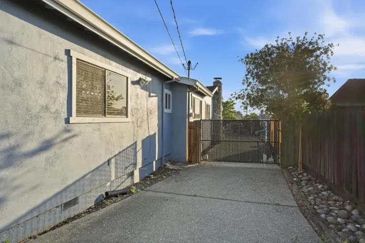 1301 Highland Drive, Hollister, California 95023