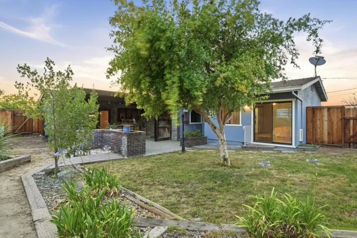 1301 Highland Drive, Hollister, California 95023