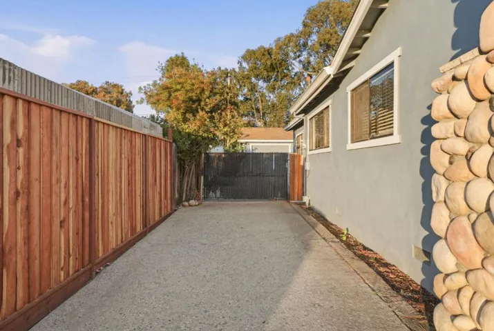1301 Highland Drive, Hollister, California 95023