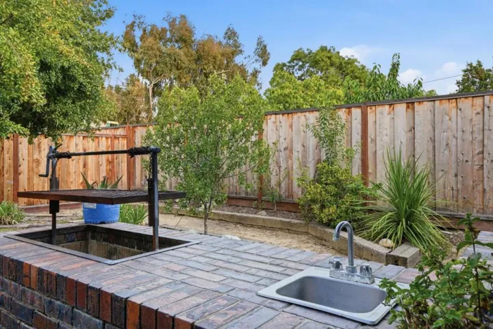 1301 Highland Drive, Hollister, California 95023