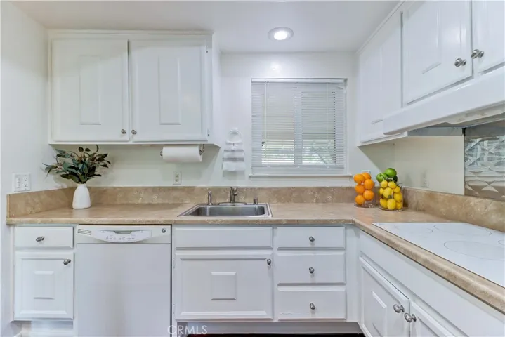 582 Avenida Majorca Q, Laguna Woods, California 92637