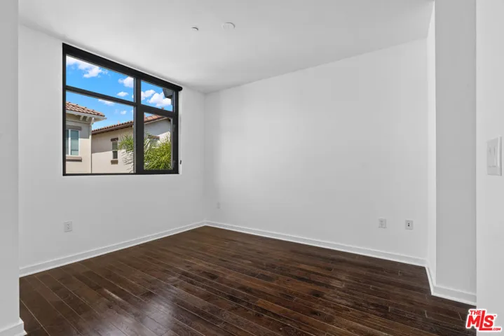 13045 Pacific 340, Los Angeles, California 90094