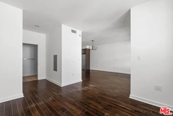 13045 Pacific 340, Los Angeles, California 90094