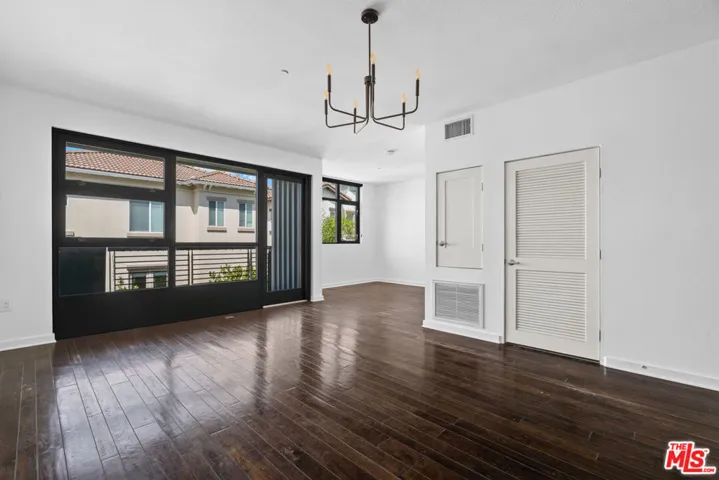 13045 Pacific 340, Los Angeles, California 90094