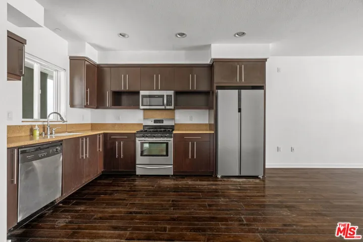 13045 Pacific 340, Los Angeles, California 90094