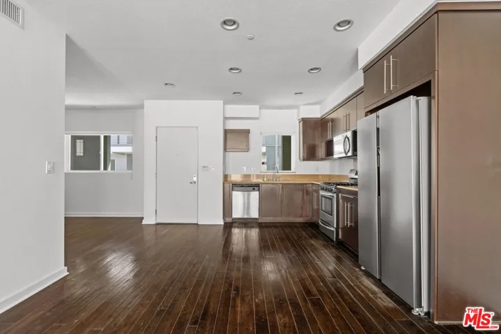 13045 Pacific 340, Los Angeles, California 90094
