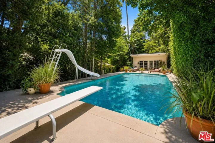 1902 Coldwater Canyon Drive, Beverly Hills, California 90210