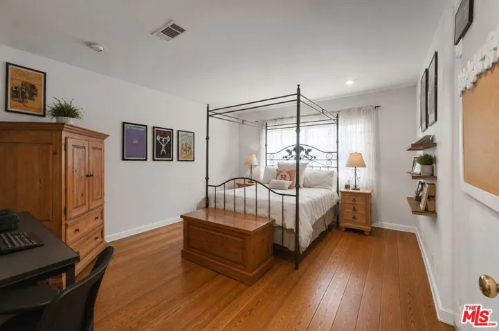 1902 Coldwater Canyon Drive, Beverly Hills, California 90210