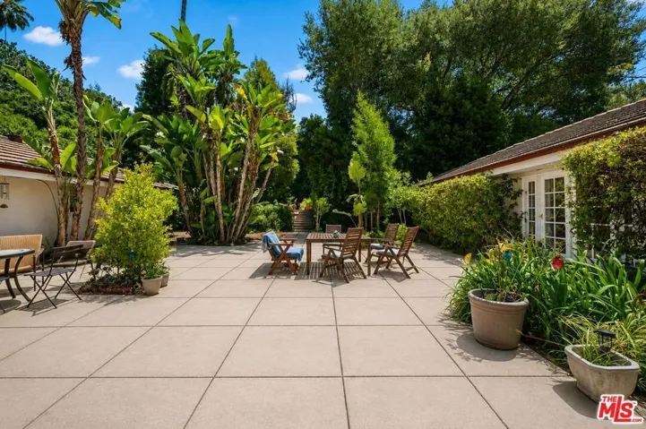1902 Coldwater Canyon Drive, Beverly Hills, California 90210