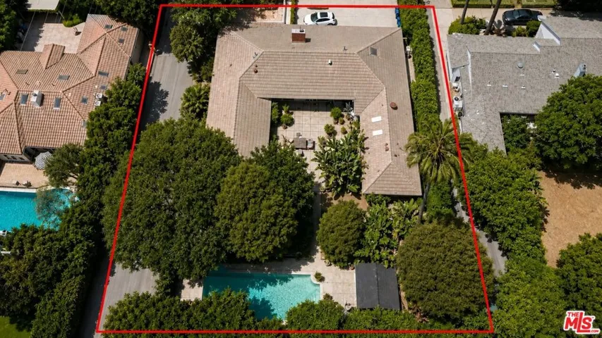 1902 Coldwater Canyon Drive, Beverly Hills, California 90210