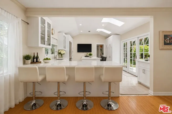 1902 Coldwater Canyon Drive, Beverly Hills, California 90210