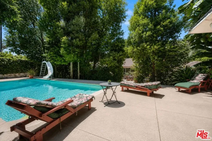 1902 Coldwater Canyon Drive, Beverly Hills, California 90210