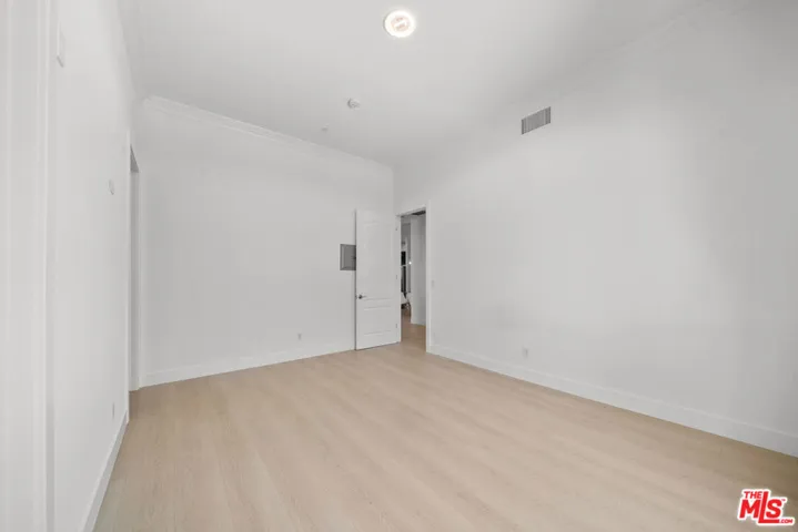 309 S Mariposa Avenue 301, Los Angeles, California 90020