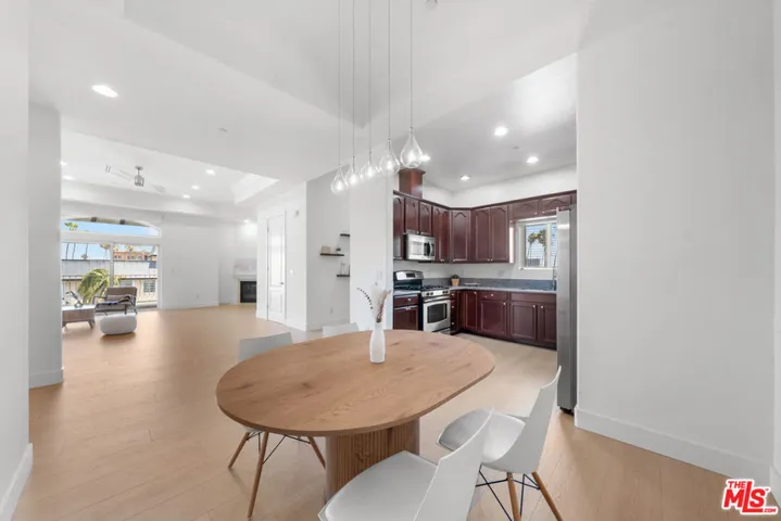 309 S Mariposa Avenue 301, Los Angeles, California 90020