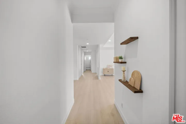 309 S Mariposa Avenue 301, Los Angeles, California 90020