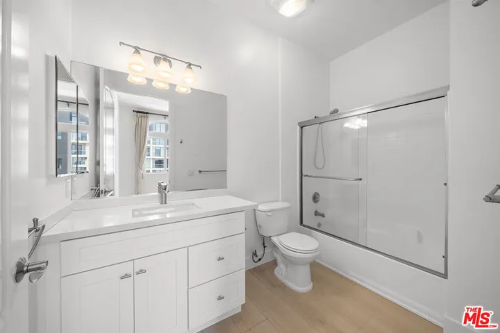309 S Mariposa Avenue 301, Los Angeles, California 90020
