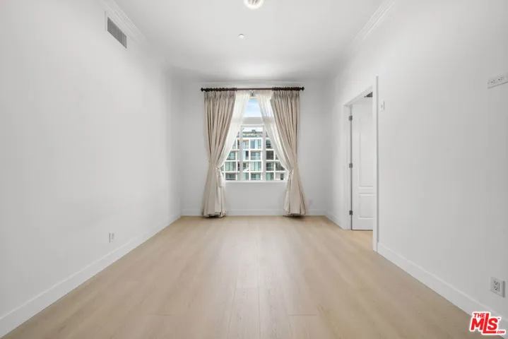 309 S Mariposa Avenue 301, Los Angeles, California 90020